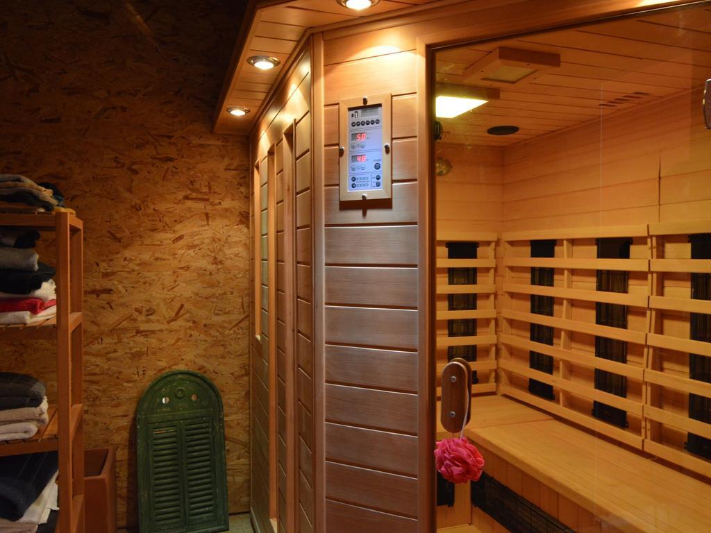 Cozy Holiday Home In Odeigne With Sauna Экстерьер фото